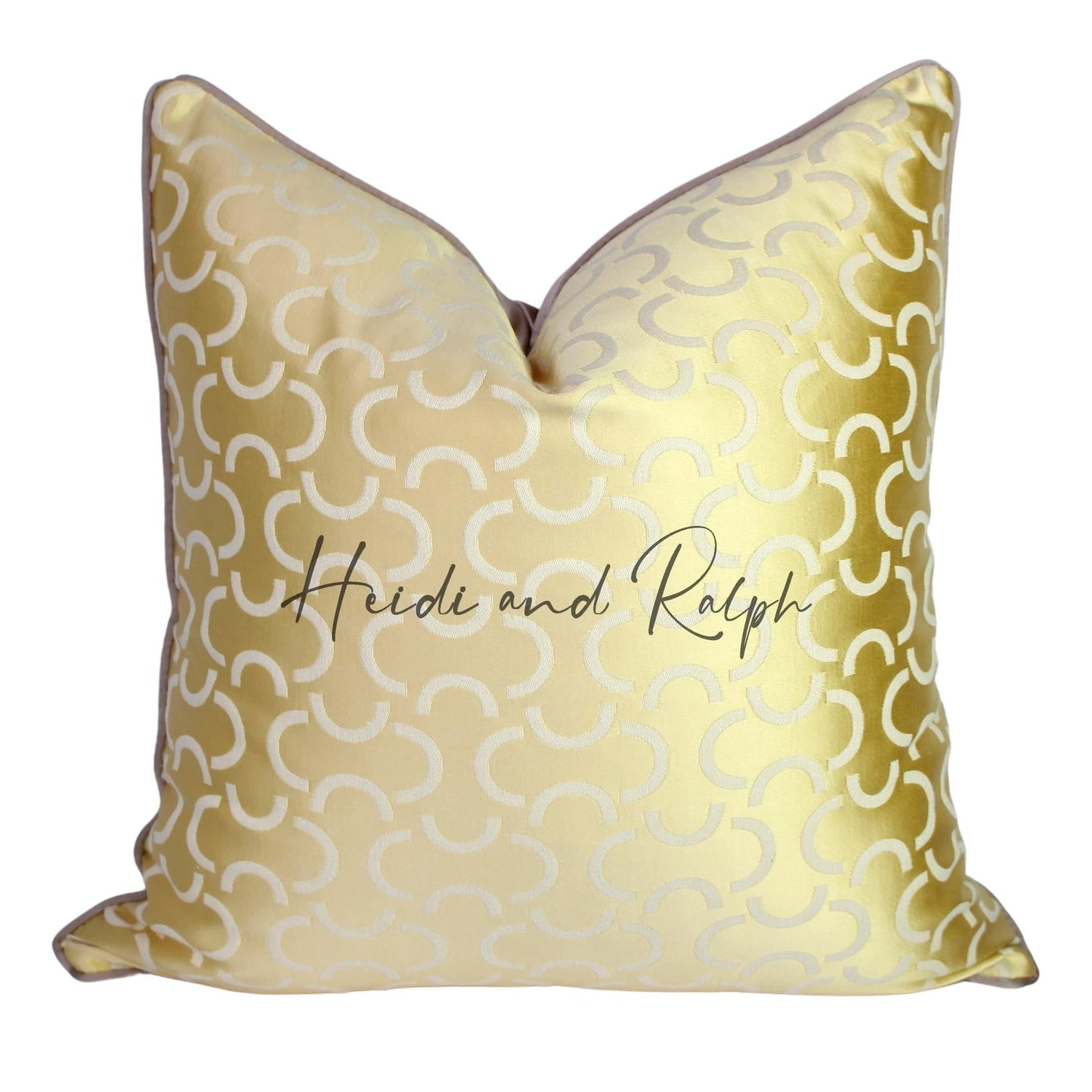 Hilda Chain Bantal Sofa Gold (Cushion Cover)