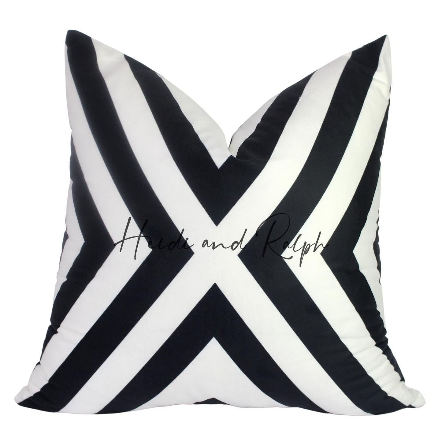 Harriotte BW X Bantal Sofa (Cushion Cover)