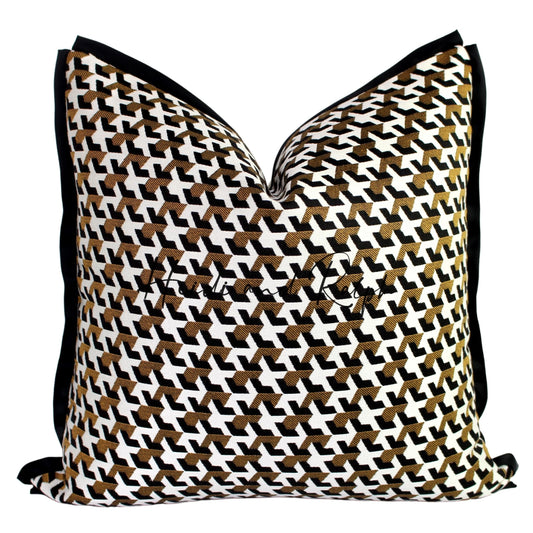 Haidyn Golden Black Stroke Bantal Sofa (Cushion Cover)