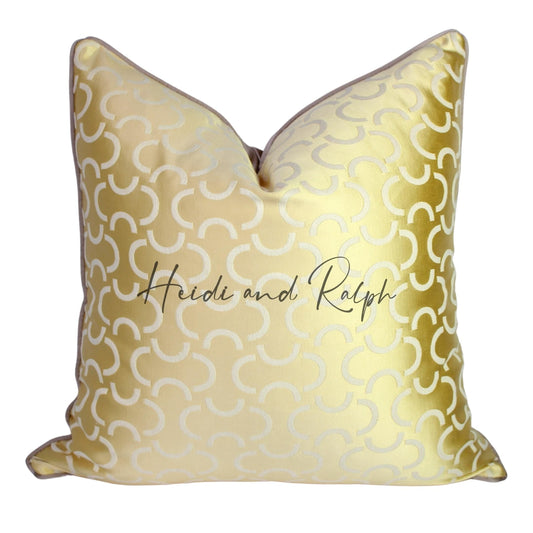 Hilda Chain Bantal Sofa Gold (Cushion Cover)