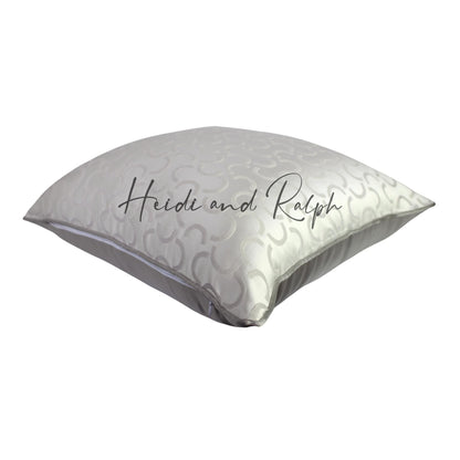 Hilda Chain Bantal Sofa Silver (Cushion Cover)