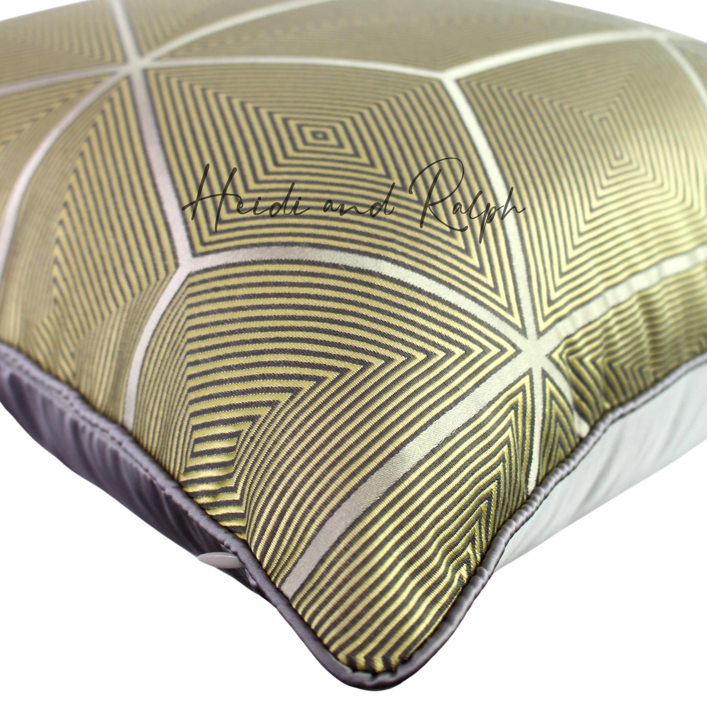 Harlyn Gold Cube Bantal Sofa (Cushion Cover)