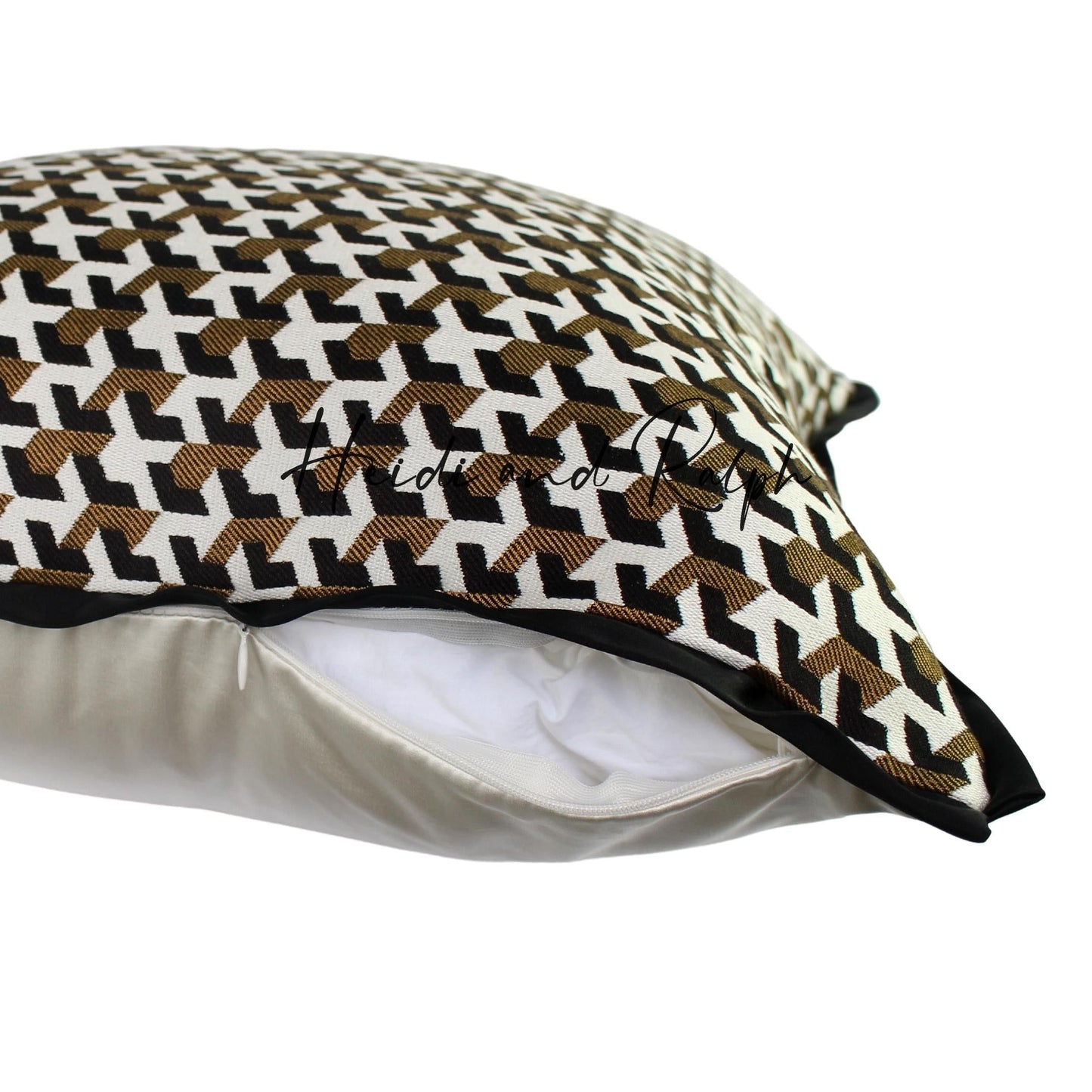 Haidyn Golden Black Stroke Bantal Sofa (Cushion Cover)