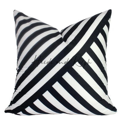 Harper Zebra Bantal Sofa (Cushion Cover)