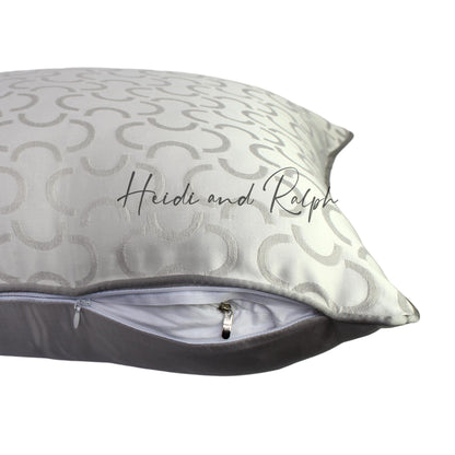 Hilda Chain Bantal Sofa Silver (Cushion Cover)